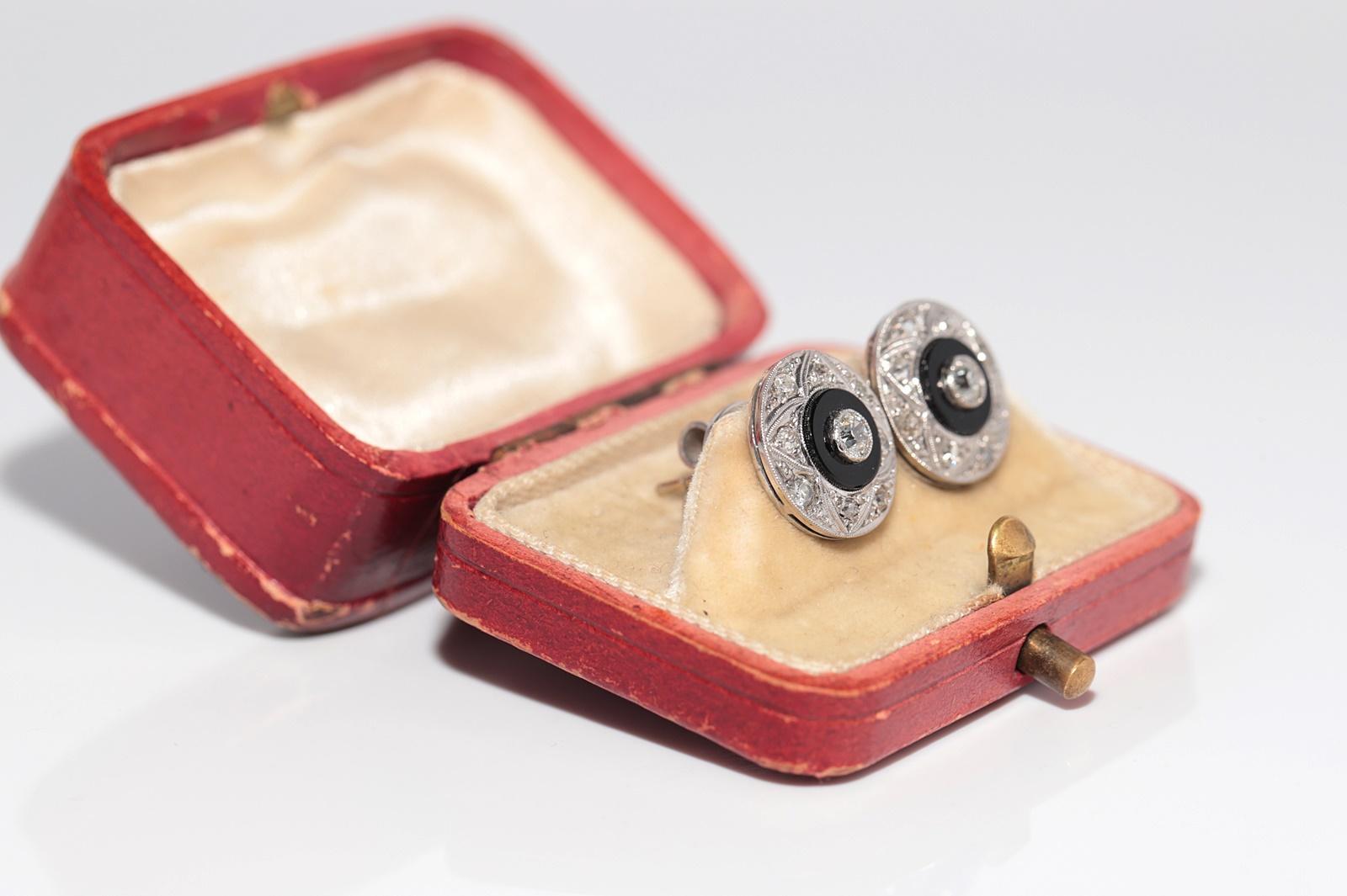 Single Cut Antique Circa 1920s Art Deco 18k Gold Natural Diamond And Onyx Stud Earring For Sale