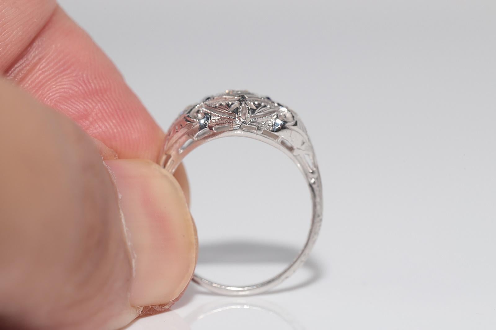 Bague ancienne en or 18k Circa 1920 Art Deco Diamant naturel et saphir en vente 5