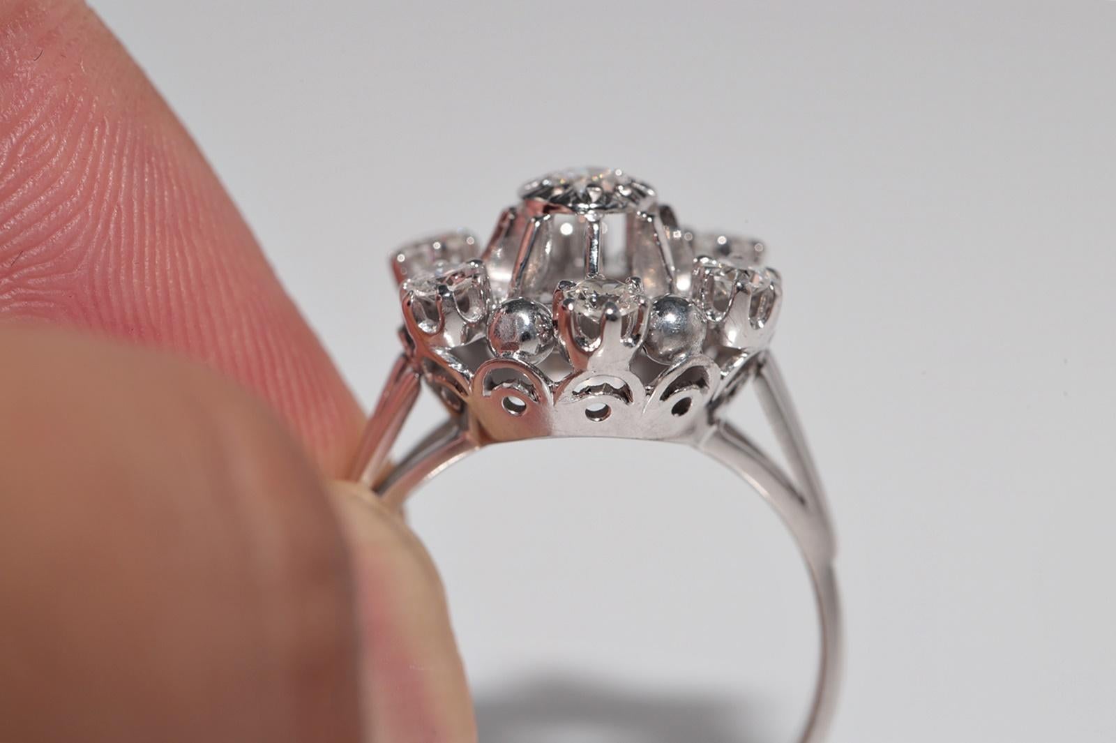 Bague Art déco ancienne des années 1920 en or 18 carats décorée de diamants naturels en vente 9