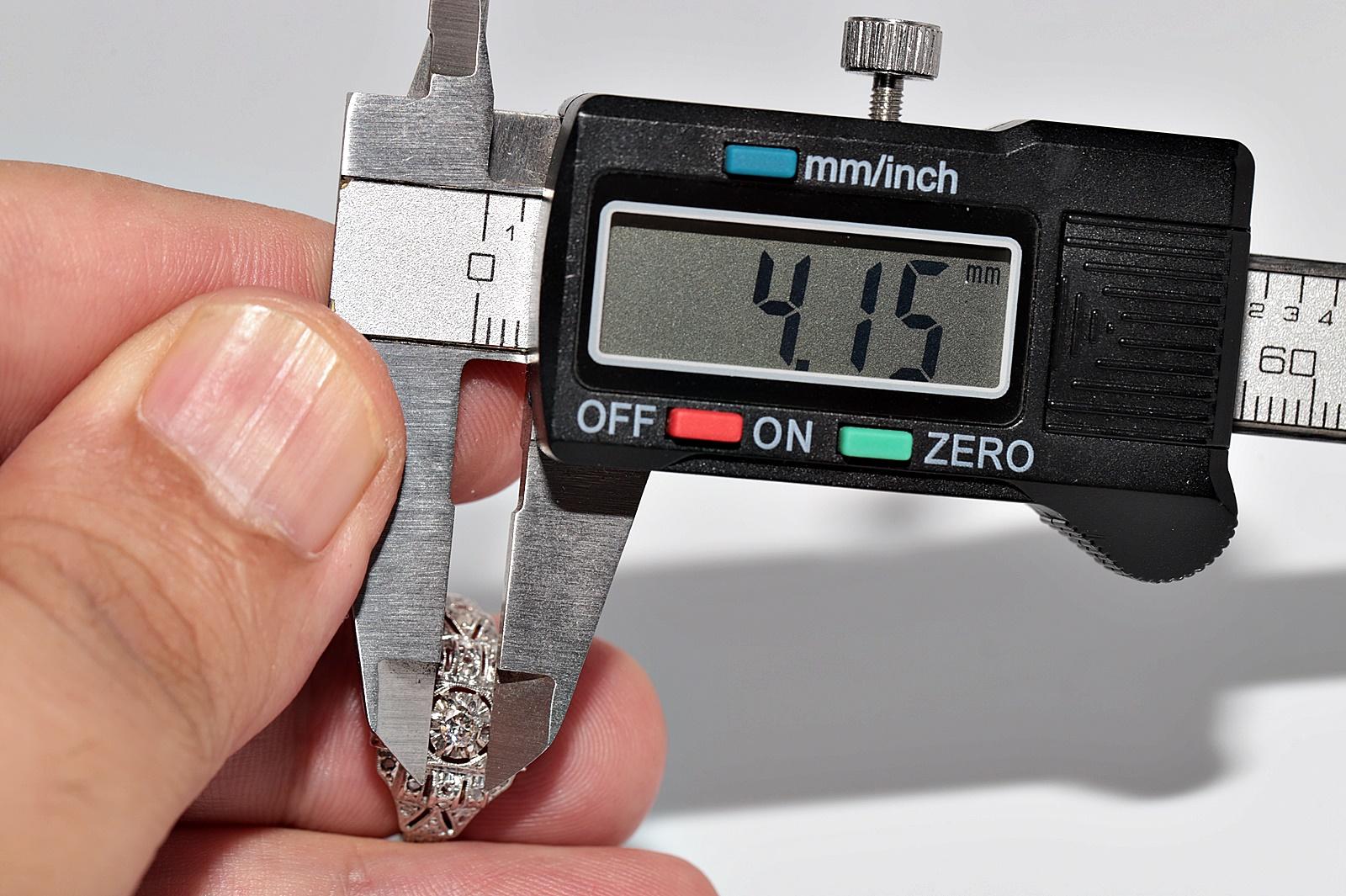 Anello antico CIRCA 1920 Art Deco in oro 18k con diamante naturale decorato in vendita 10