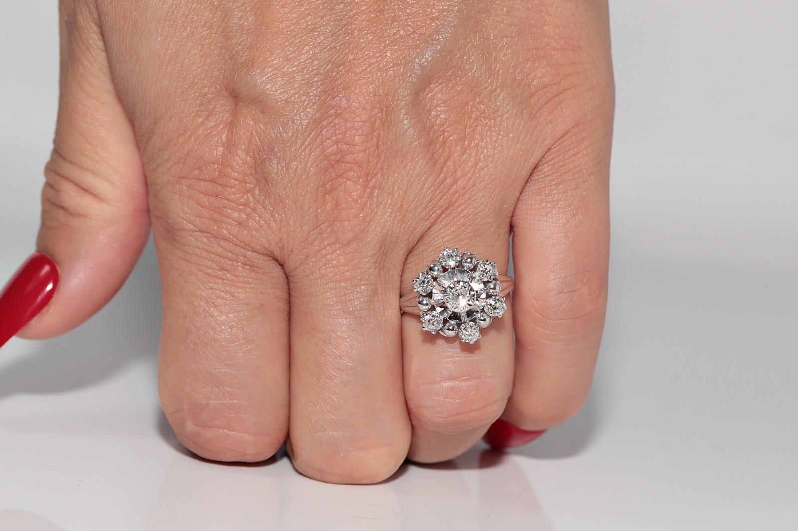 Bague Art déco ancienne des années 1920 en or 18 carats décorée de diamants naturels en vente 12