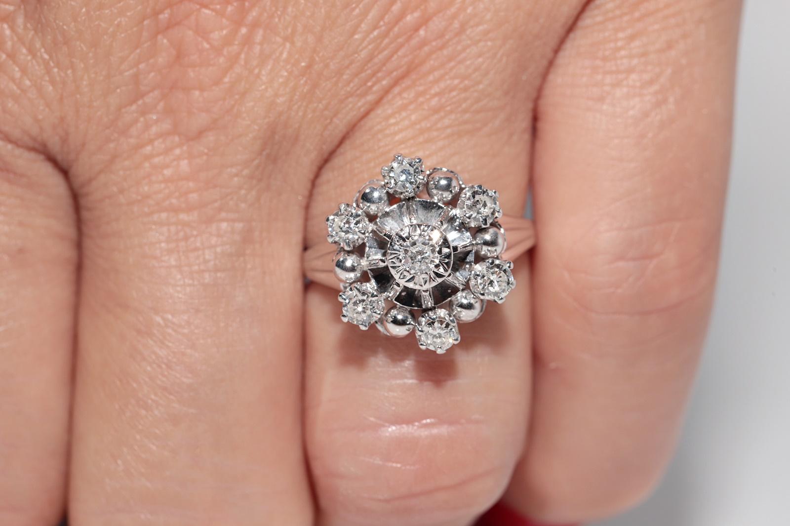 Bague Art déco ancienne des années 1920 en or 18 carats décorée de diamants naturels en vente 13