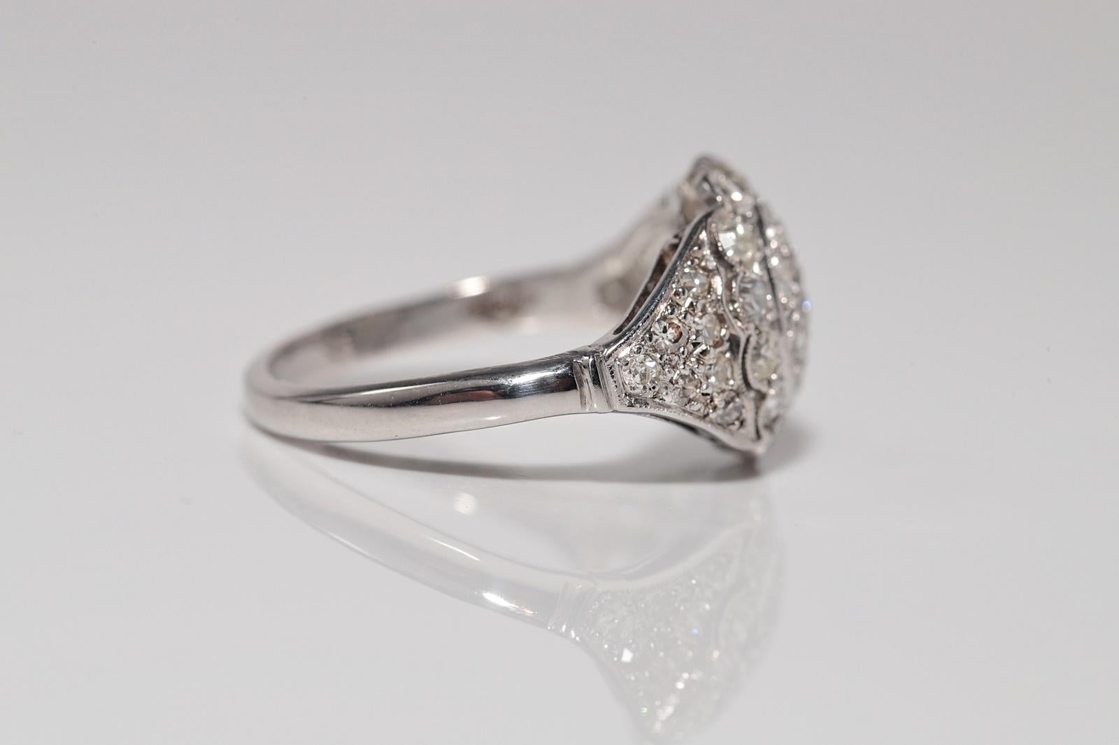 Bague Art déco ancienne des années 1920 en or 18 carats décorée de diamants naturels en vente 1