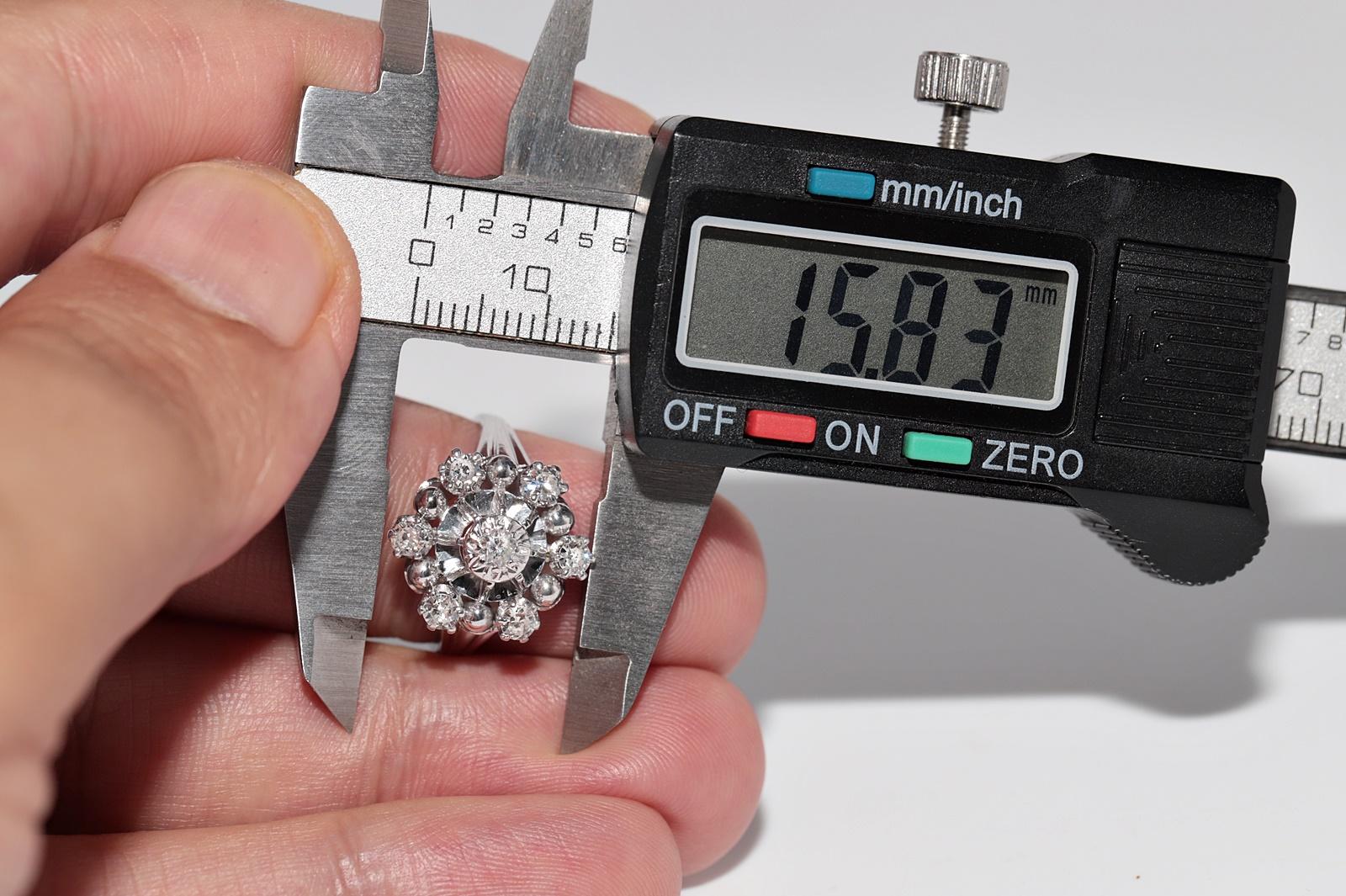 Bague Art déco ancienne des années 1920 en or 18 carats décorée de diamants naturels en vente 2