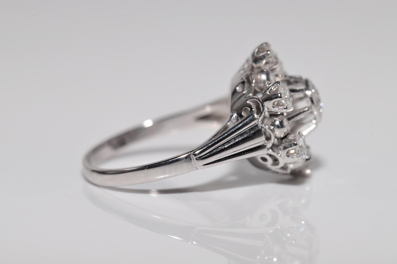 Bague Art déco ancienne des années 1920 en or 18 carats décorée de diamants naturels en vente 4