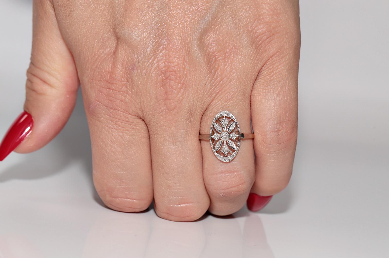 Bague Art déco ancienne des années 1920 en or 18 carats avec diamants naturels de style ovale en vente 10