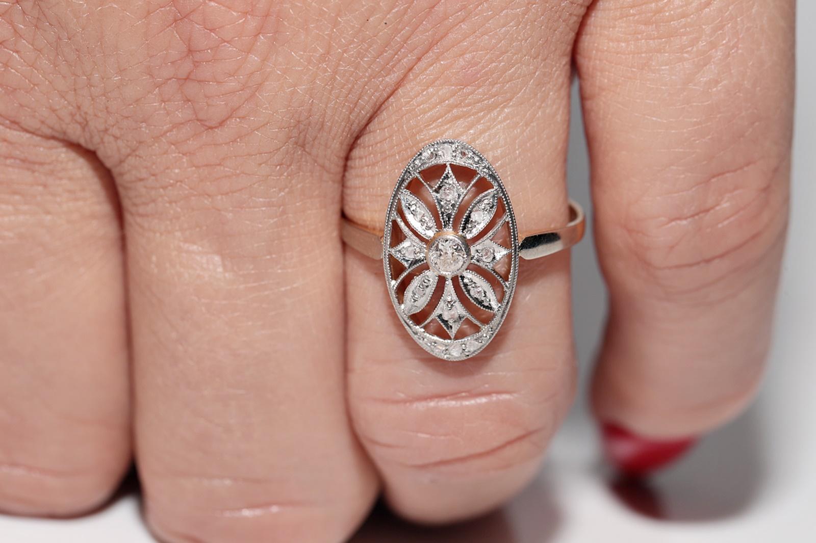 Bague Art déco ancienne des années 1920 en or 18 carats avec diamants naturels de style ovale en vente 11