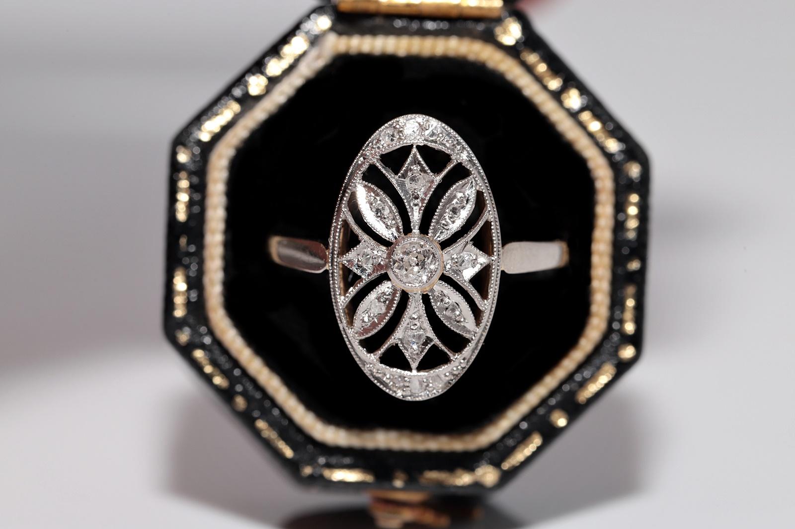 En très bon état.
Le poids total est de 2.1 grammes.
Totalement le diamant taille rose 0,12 ct.
Le diamant principal de taille ancienne est de 0.09 ct.
Le diamant est généralement de couleur H-I et de pureté s1-s2-Pique 1.
La taille de la bague est