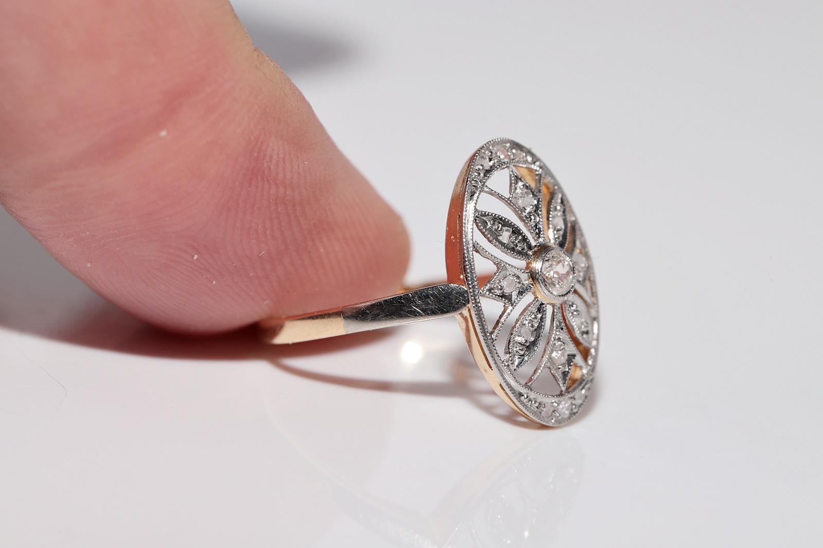 Bague Art déco ancienne des années 1920 en or 18 carats avec diamants naturels de style ovale en vente 1