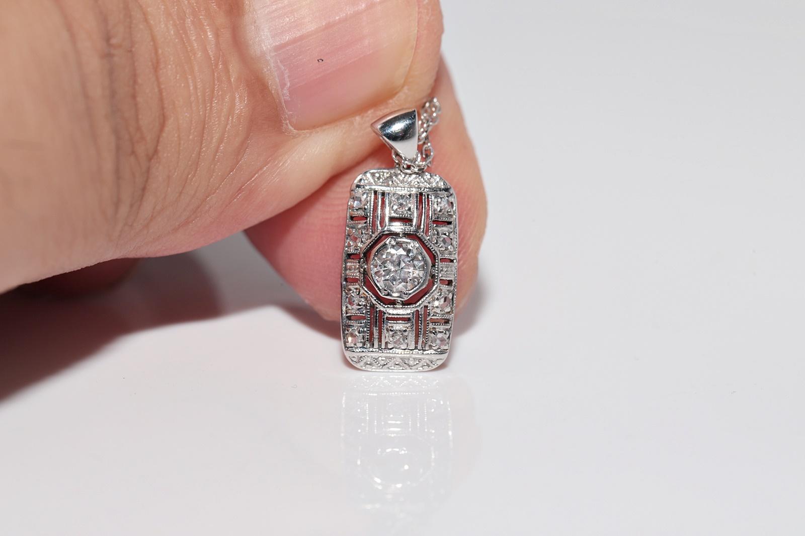 Collier antique Circa 1920s Art Deco en or 18k avec pendentif en diamant naturel en vente 3