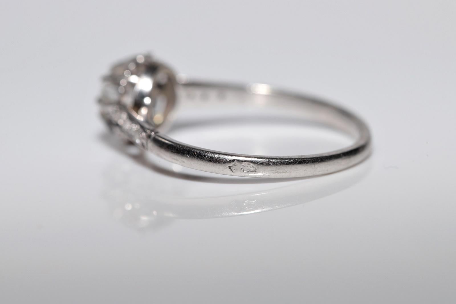 Bague de fiançailles solitaire Art déco ancienne des années 1920 en or 18 carats avec diamants naturels en vente 5