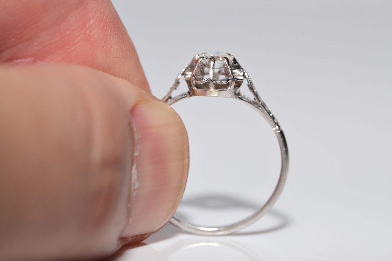 Bague de fiançailles solitaire Art déco ancienne des années 1920 en or 18 carats avec diamants naturels en vente 2