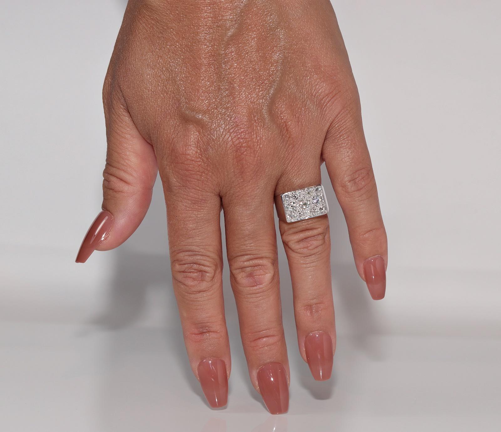 Antiguo anillo decorado con diamantes naturales talla antigua Art Decó de oro de 18 quilates de la década de 1920 en venta 13