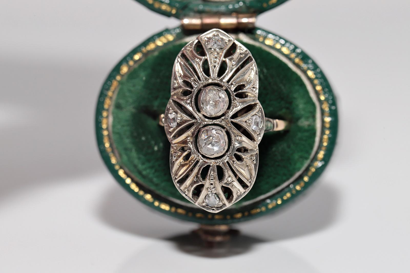 In sehr gutem Zustand.
Das Gesamtgewicht beträgt 3.9 Gramm.
Insgesamt ist der Diamant im Rosenschliff 0,35 ct.
Der Diamant hat die Farbe H-I und die Reinheit s1-s2.
Ringgröße ist US 6.5
Wir können jede Größe herstellen.
Die Schachtel ist nicht
