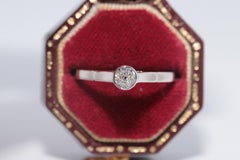 Antiker Art-Déco-Solitärring aus den 1920er Jahren, 14-karätiges Gold, mit einem natürlichen Diamanten aus einem Nachlass