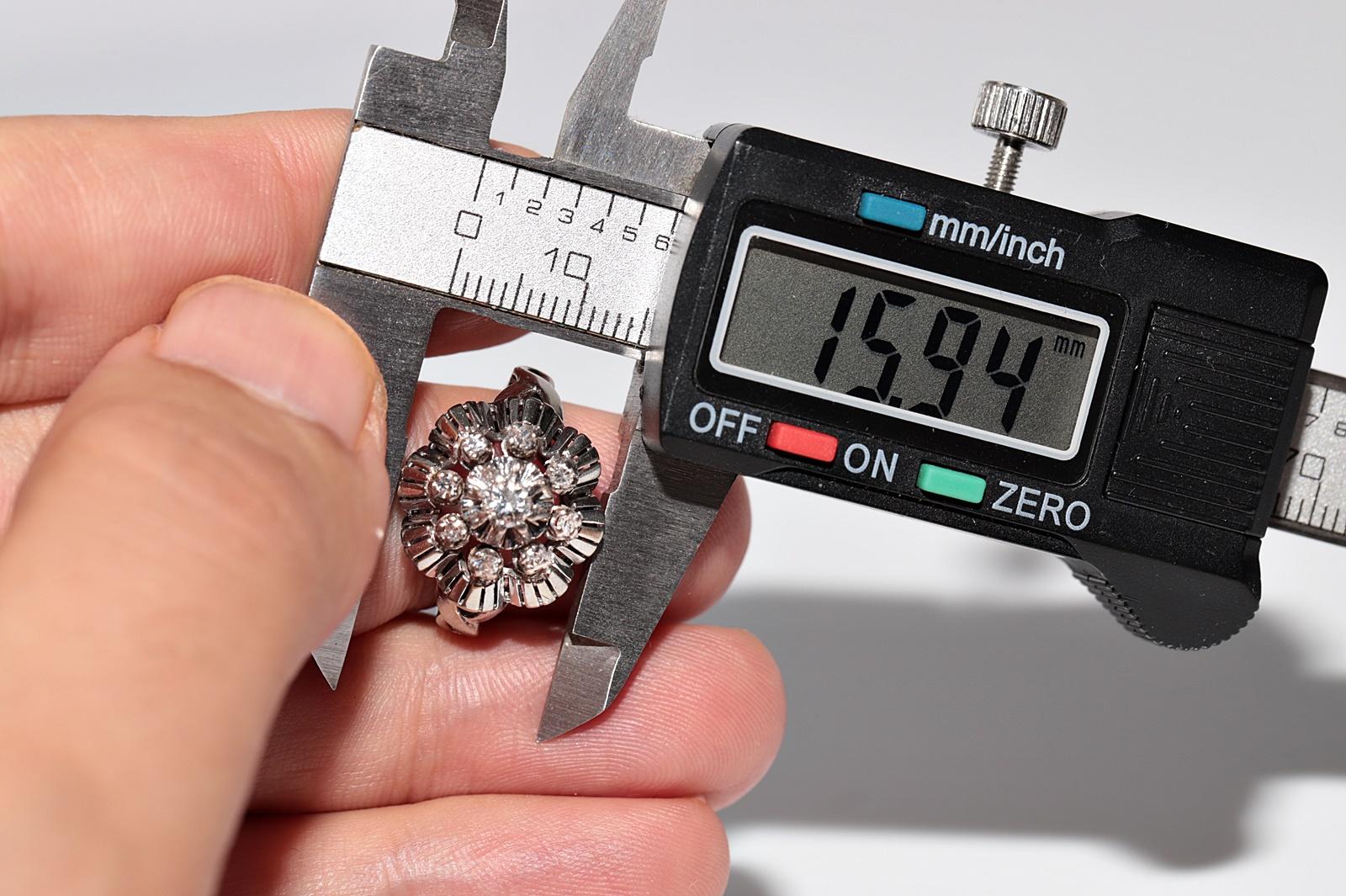 Bague Art déco ancienne des années 1920, fabriquée à la main en or 18 carats et décorée de diamants naturels en vente 6