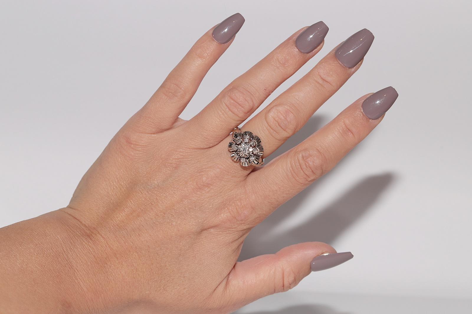 Bague Art déco ancienne des années 1920, fabriquée à la main en or 18 carats et décorée de diamants naturels en vente 8