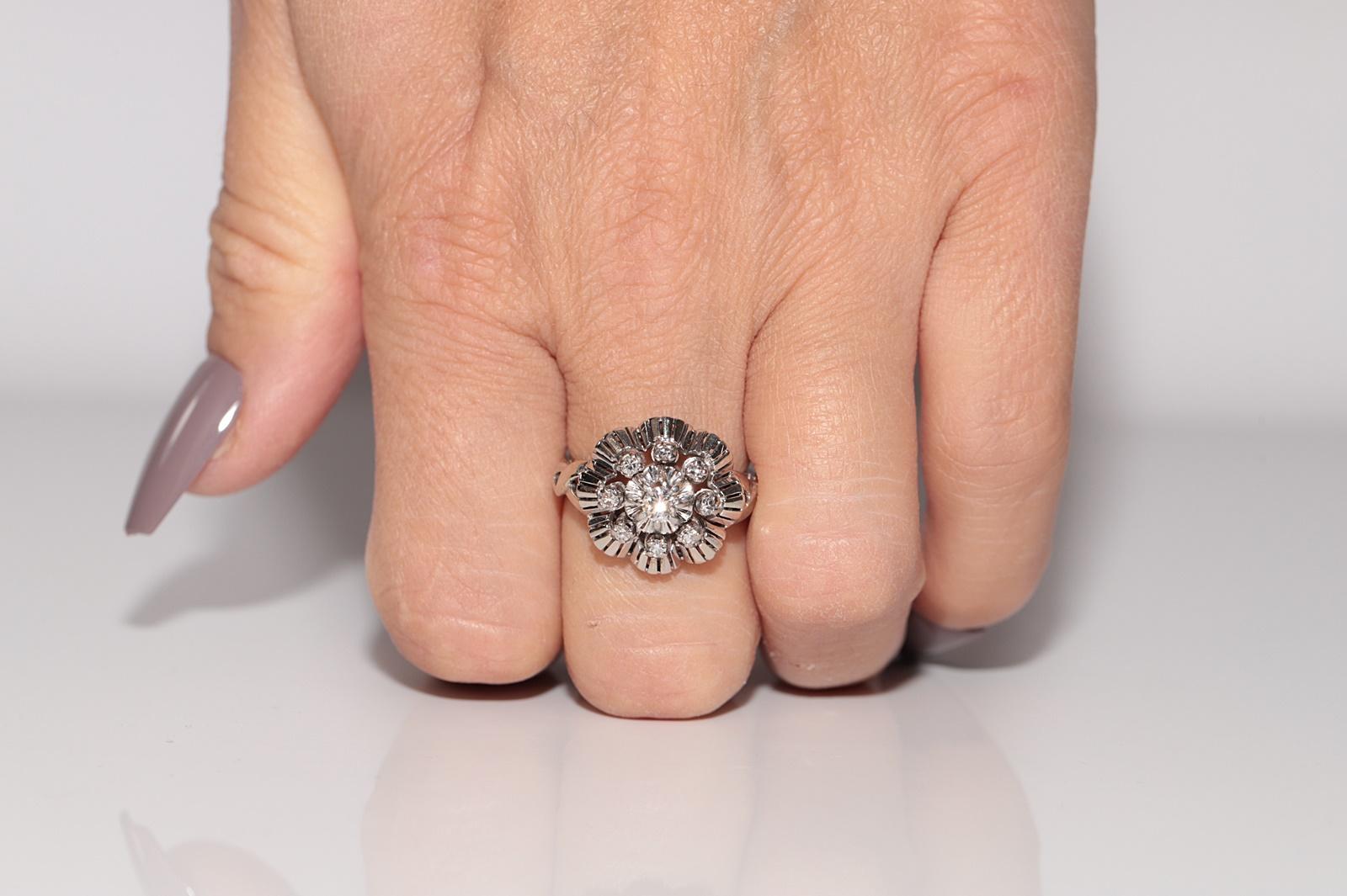 Bague Art déco ancienne des années 1920, fabriquée à la main en or 18 carats et décorée de diamants naturels en vente 9