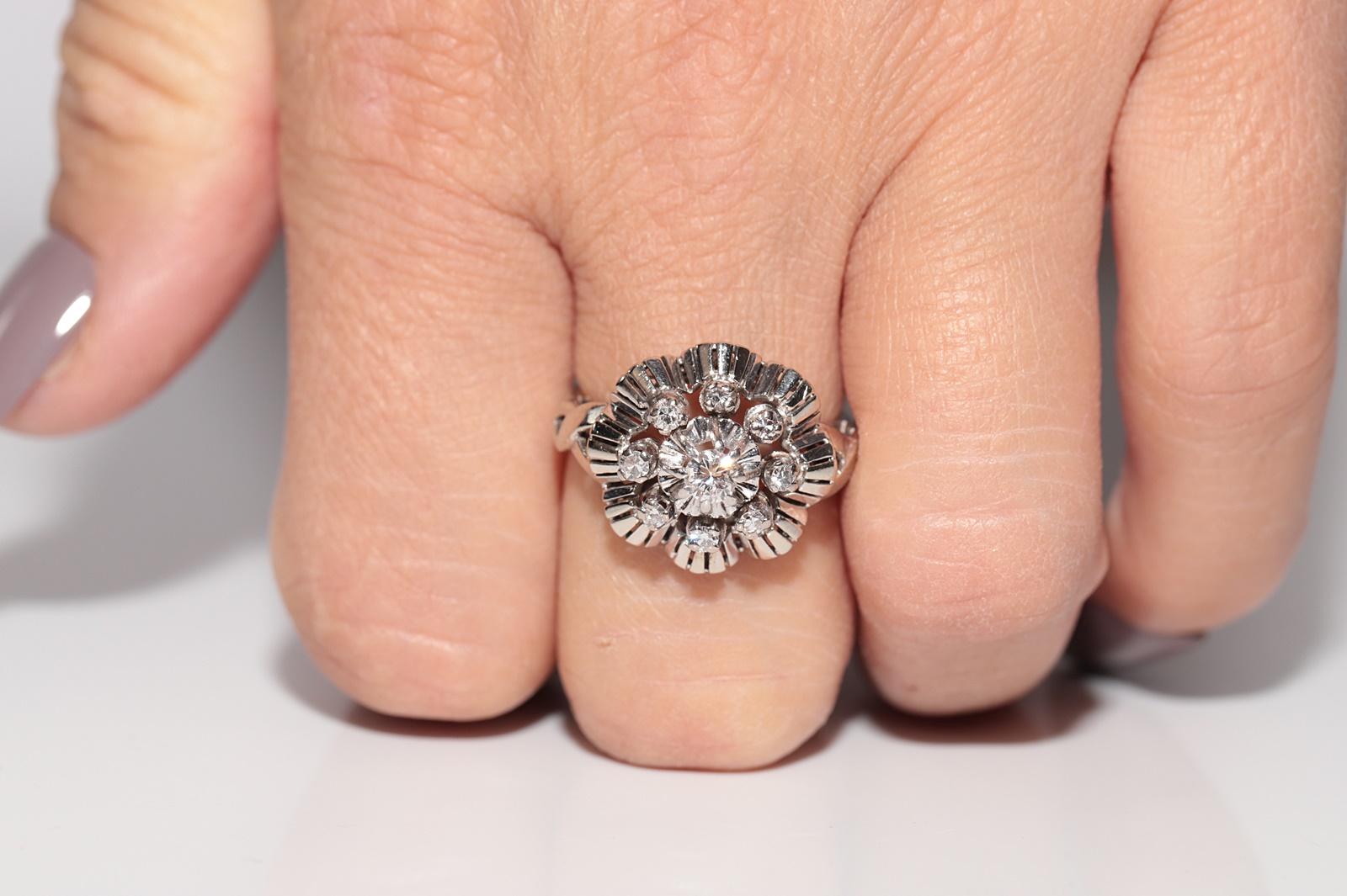 Bague Art déco ancienne des années 1920, fabriquée à la main en or 18 carats et décorée de diamants naturels en vente 10