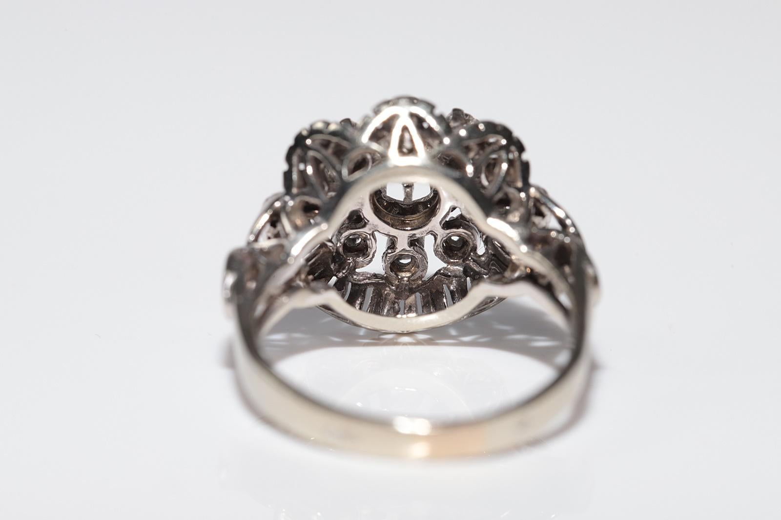 Bague Art déco ancienne des années 1920, fabriquée à la main en or 18 carats et décorée de diamants naturels en vente 3