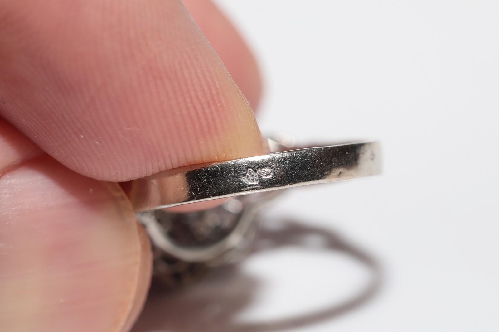 Bague Art déco ancienne des années 1920, fabriquée à la main en or 18 carats et décorée de diamants naturels en vente 4