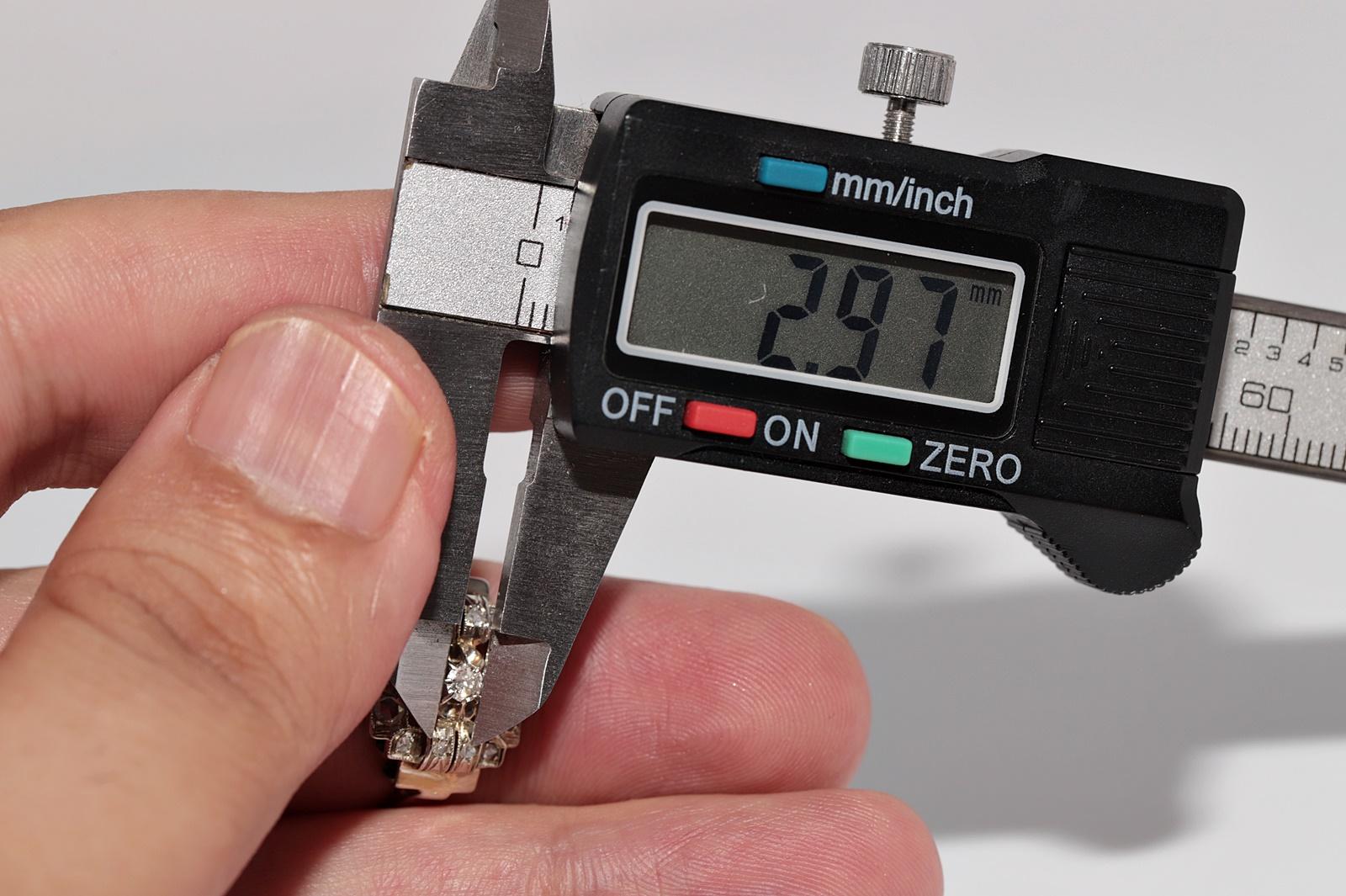 Antique Circa 1920s Art Deco Handcrafted 18k Gold Natural Diamond Ring For Sale 8