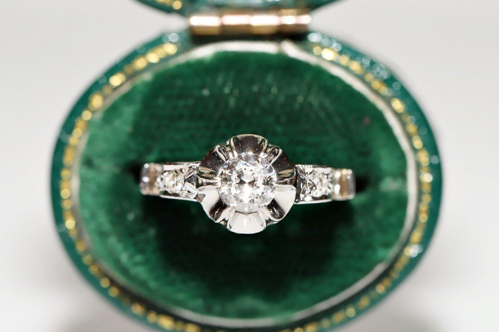 Antiguo Anillo Decorado Art Decó de Platino con Diamantes Naturales de la década de 1920 en venta 8