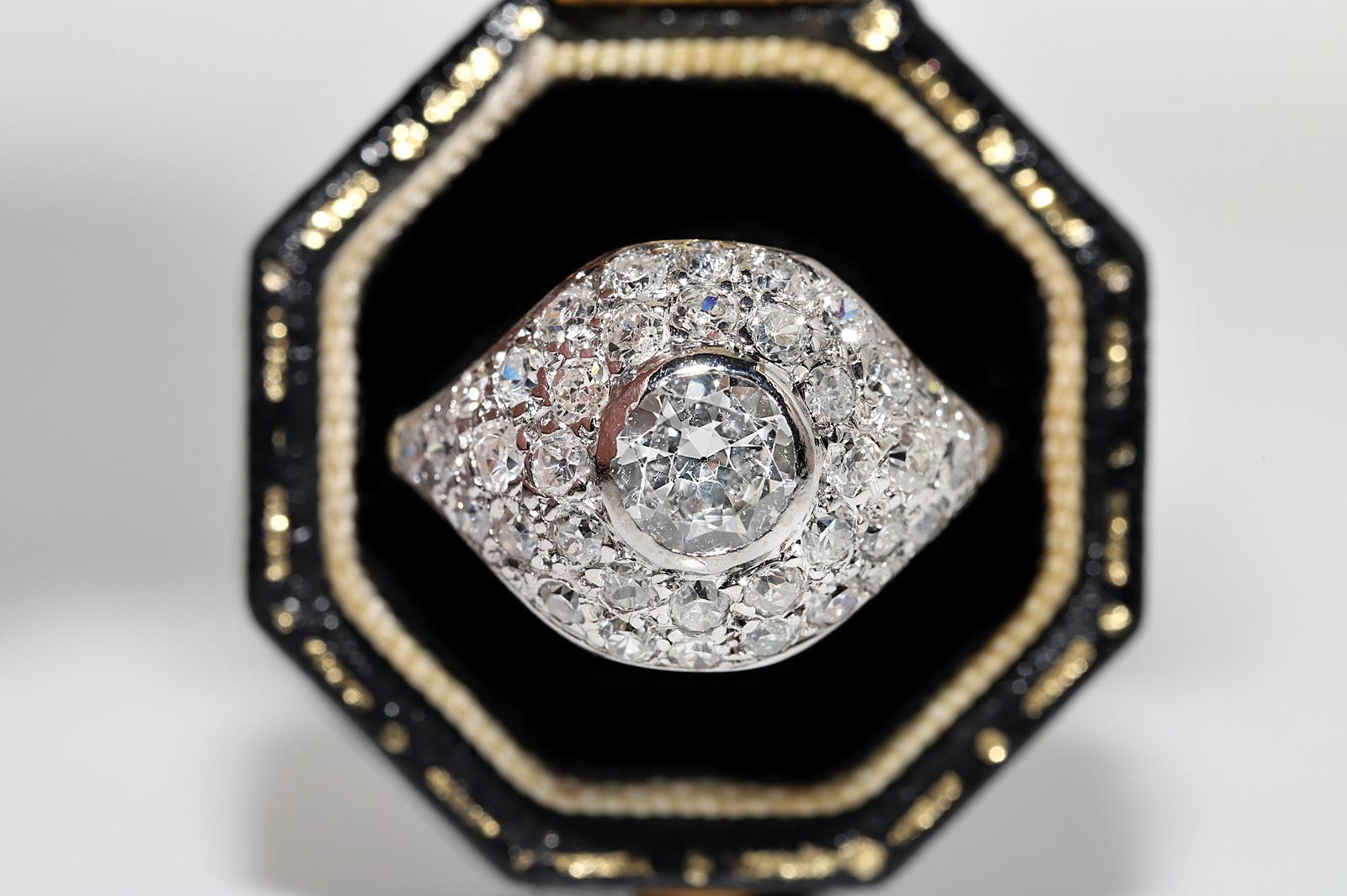 In sehr gutem Zustand.
Das Gesamtgewicht beträgt 4.3 Gramm.
Insgesamt ist Haupt alt geschliffenen Diamanten etwa 0,80 ct.
Insgesamt ist Seite Diamant 1.10 ct.
Der Diamant hat die Farbe H und die Reinheit vs-s1.
Ringgröße ist US 7
Wir können jede