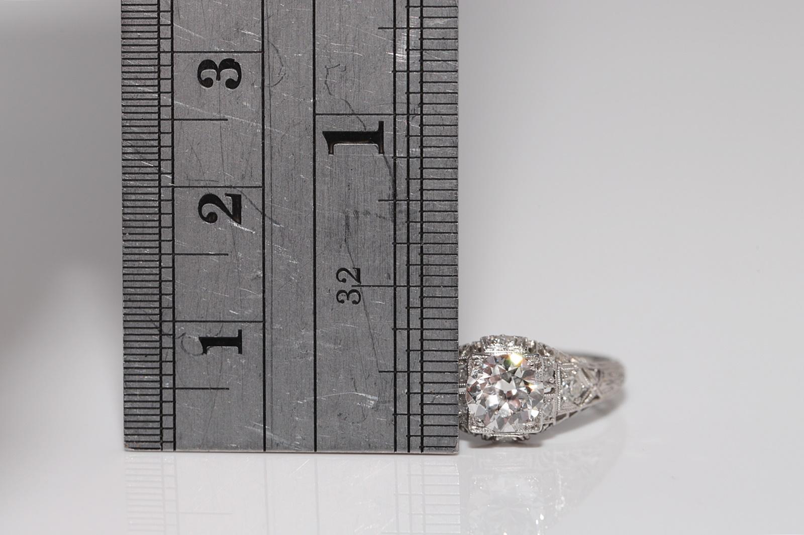 Anello solitario decorato con diamanti naturali in platino, antico, degli anni '20 circa. in vendita 6