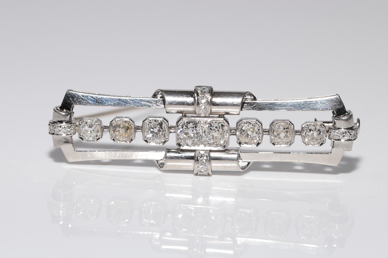 In very good condition.
Total weight is 14.6 grams.
Totally is diamond about 3 ct.
The diamond is has H-I-J-K color and vs-s1-s2 clarity.
THE BROOCH'S NEEDLE PART IS 14 CARAT GOLD.
Please contact for any questions.