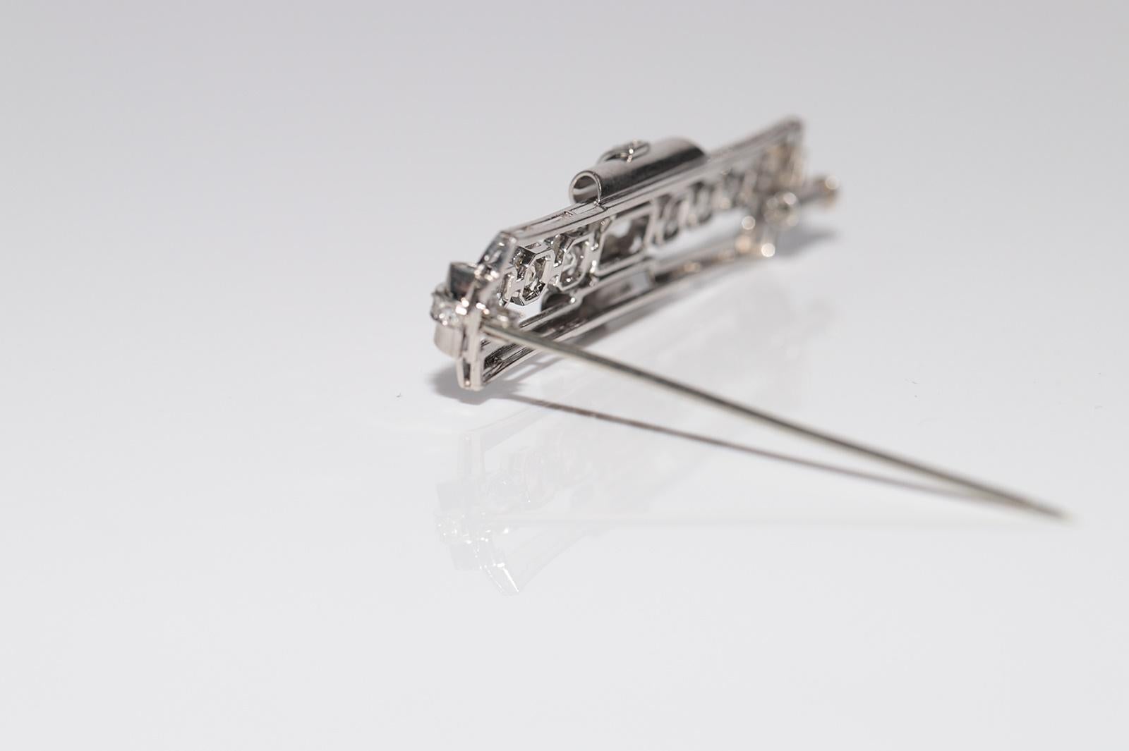 Antique Circa 1920s Art Deco Platinum Natural Old Cut Diamond Decorated Brooch 4