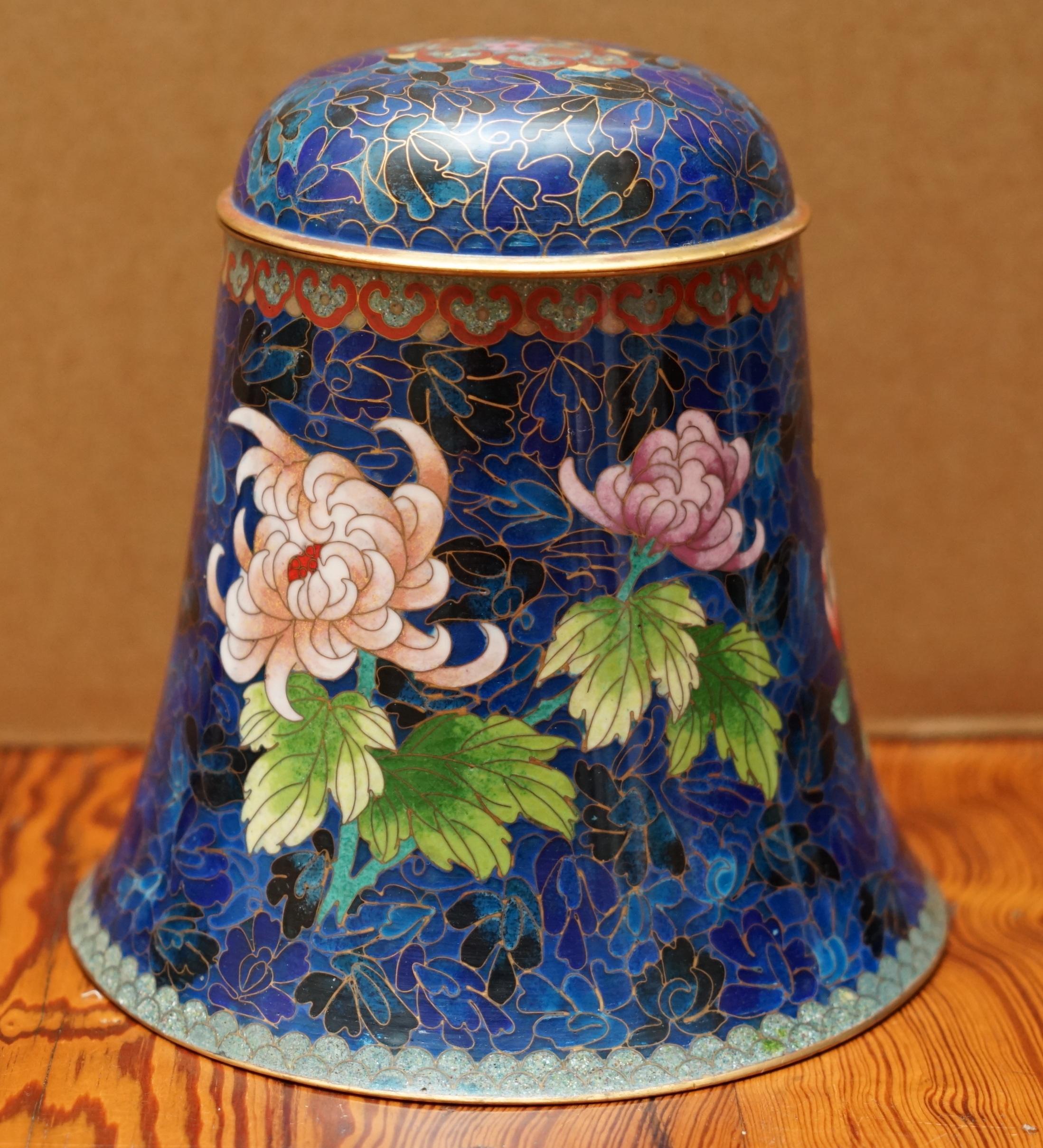 ANTIQUE CIRCA 1920's CHINESE CLOISONNE ENAMEL FLORAL POT & LID IDEALLY FOR TEA In Good Condition In West Sussex, Pulborough