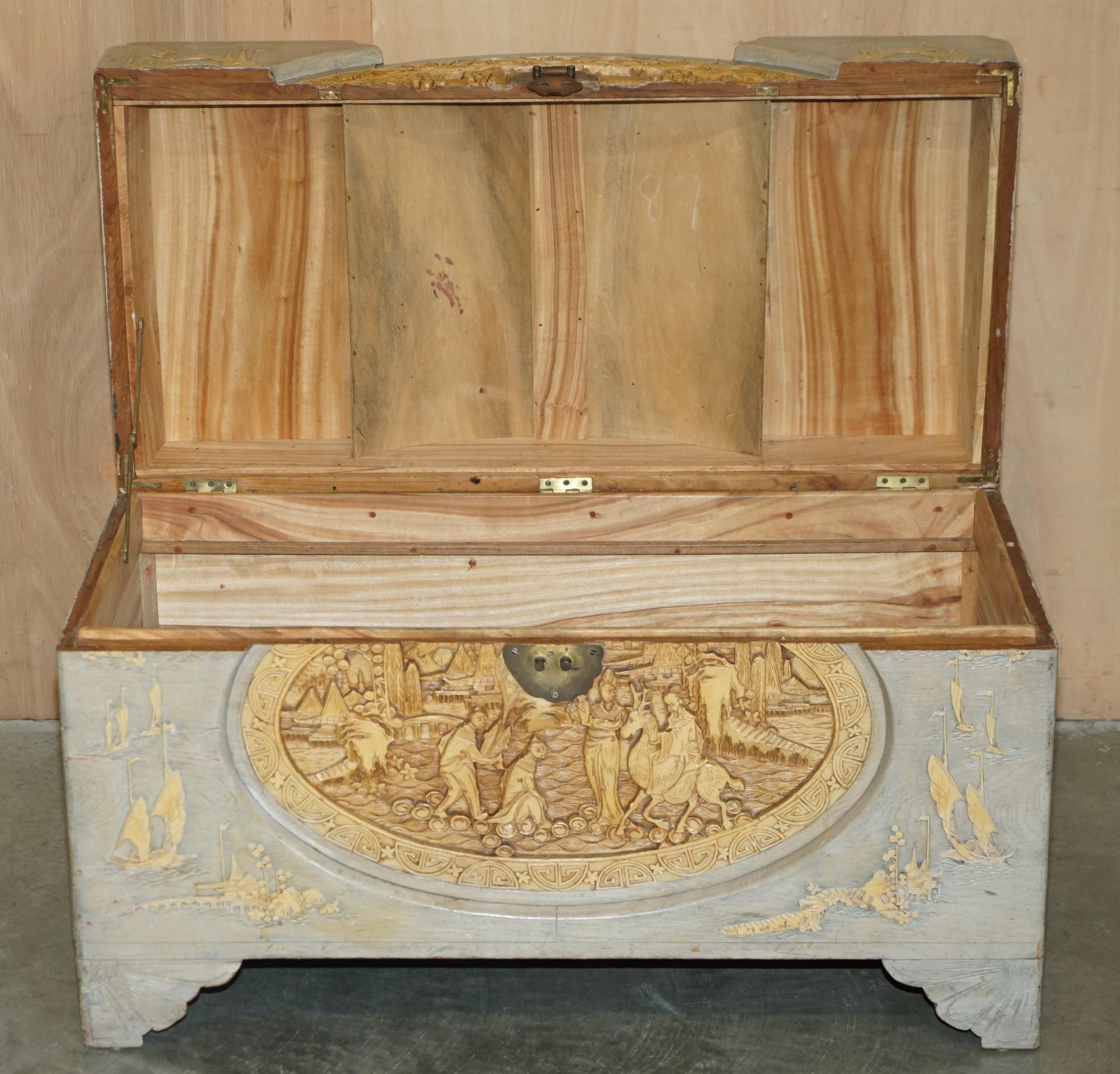 ANTIQUE CIRCA 1920er CHINESE EXPORT HEAVILY CARved CAMPHOR WOOD LINEN TOY CHEST im Angebot 8