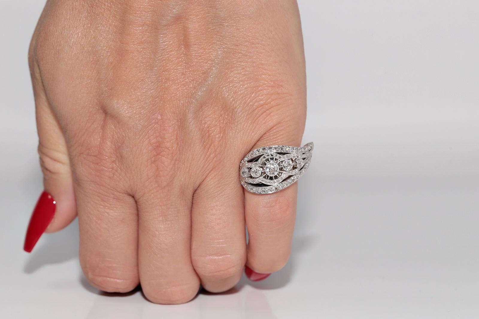 Antike CIRCA 1920er Jahre Handgefertigte Art Deco 18k Gold Natural Diamond Ring im Angebot 10