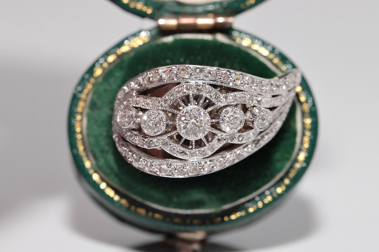 In sehr gutem Zustand.
Das Gesamtgewicht beträgt 10 Gramm.
Insgesamt ist der Diamant im Rosenschliff 0.75 ct.
Insgesamt ist der Diamant im Brillantschliff 0,40 ct.
Der Diamant hat die Farbe G-H und die Reinheit vs1-s1.
Ringgröße ist US 4.5 
Wir