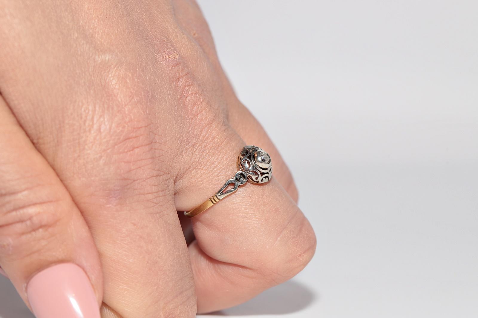 Bague solitaire ancienne des années 1920, fabriquée à la main en or 18 carats avec diamants naturels en vente 11