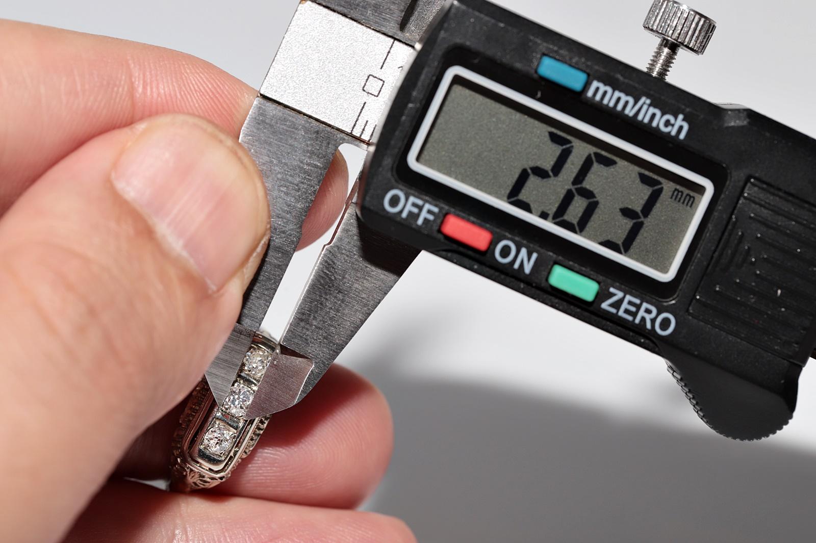 Ancienne bague Art déco des années 1920, fabriquée à la main en or 18 carats avec diamants naturels en vente 14