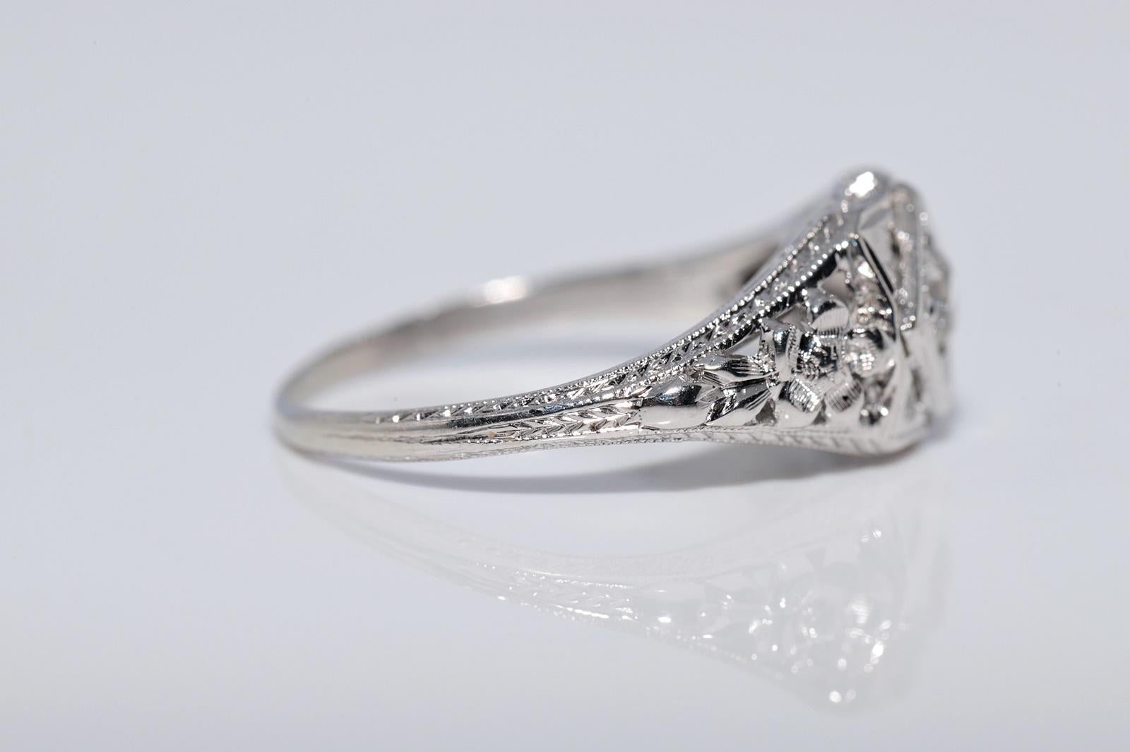 Antico anello con diamanti naturali in oro 18 carati, realizzato a mano, degli anni '20 circa. in vendita 4