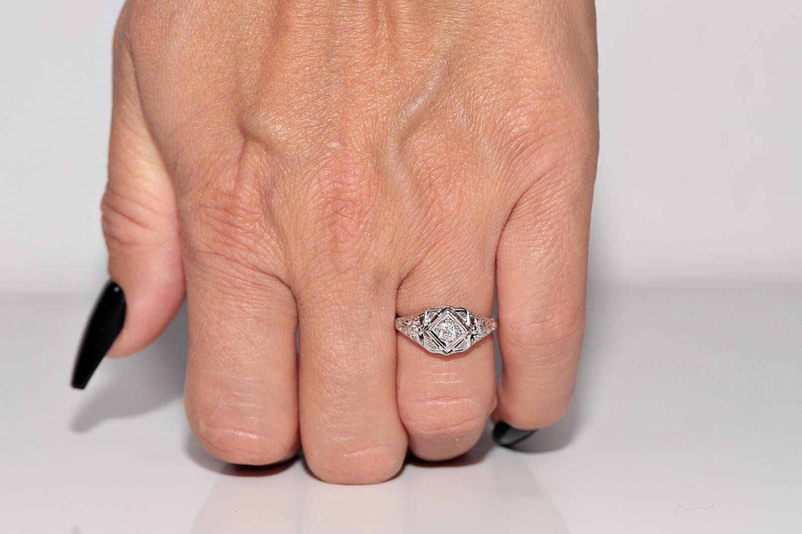 Art Déco Antico anello con diamanti naturali in oro 18 carati, realizzato a mano, degli anni '20 circa. in vendita