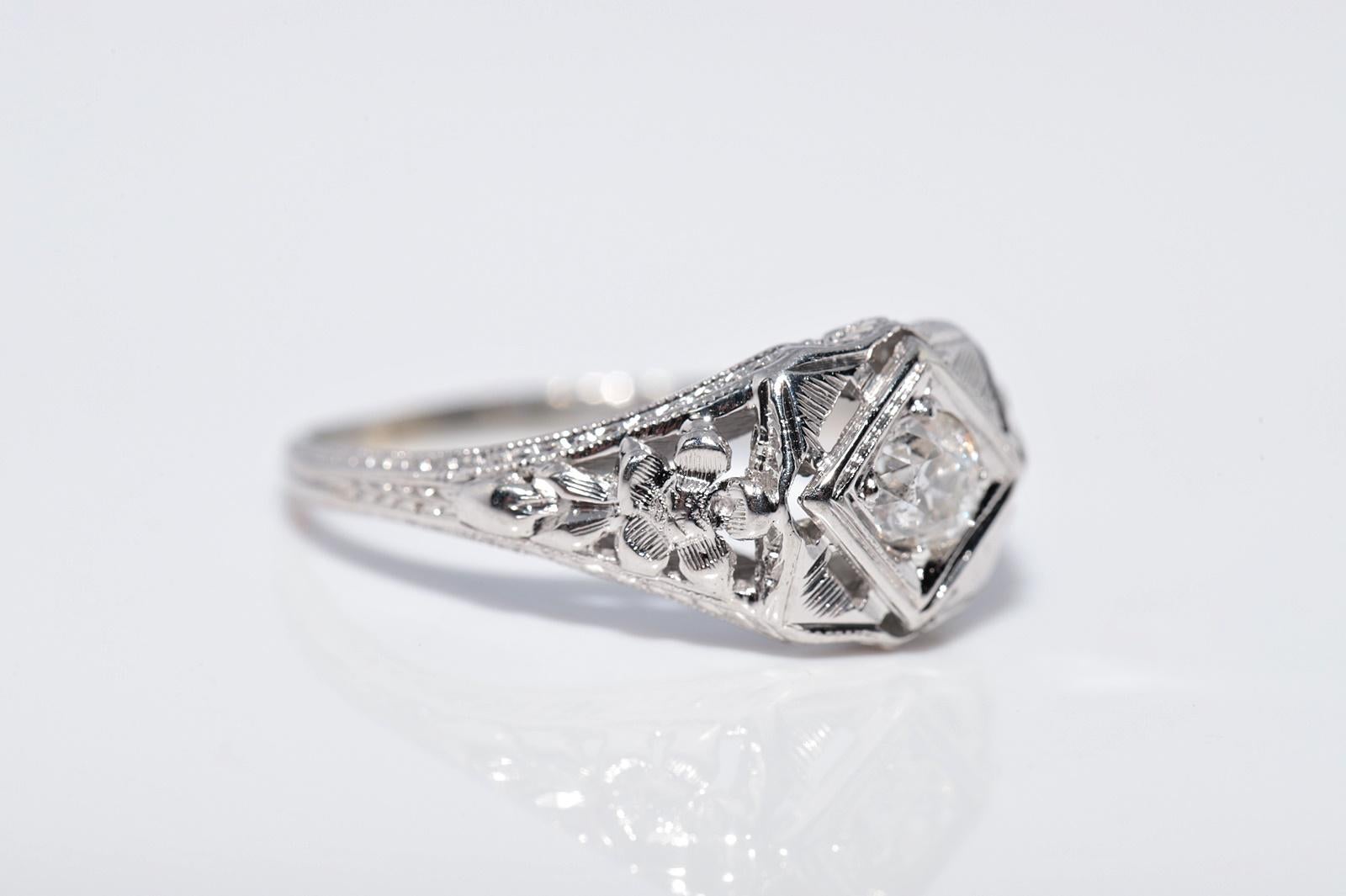 Antico anello con diamanti naturali in oro 18 carati, realizzato a mano, degli anni '20 circa. in vendita 3