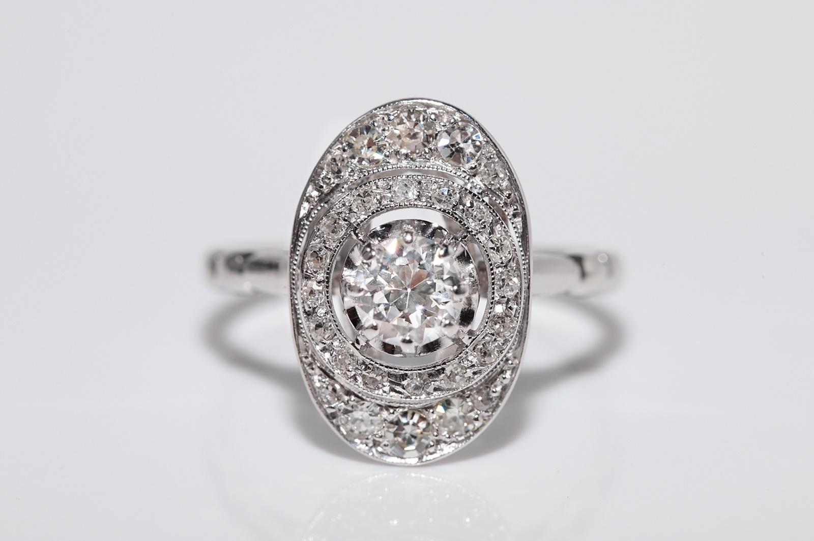 Bague ancienne en platine Art Deco des années 1920, faite à la main, avec diamant naturel en vente 2