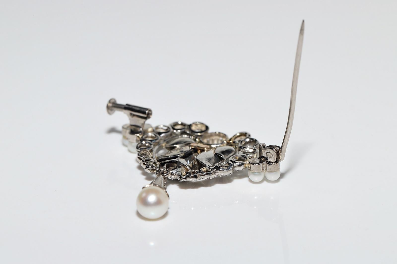 Antique Circa 1920s Platinum Art Deco Natural Diamond Decorated Brooch For Sale 5