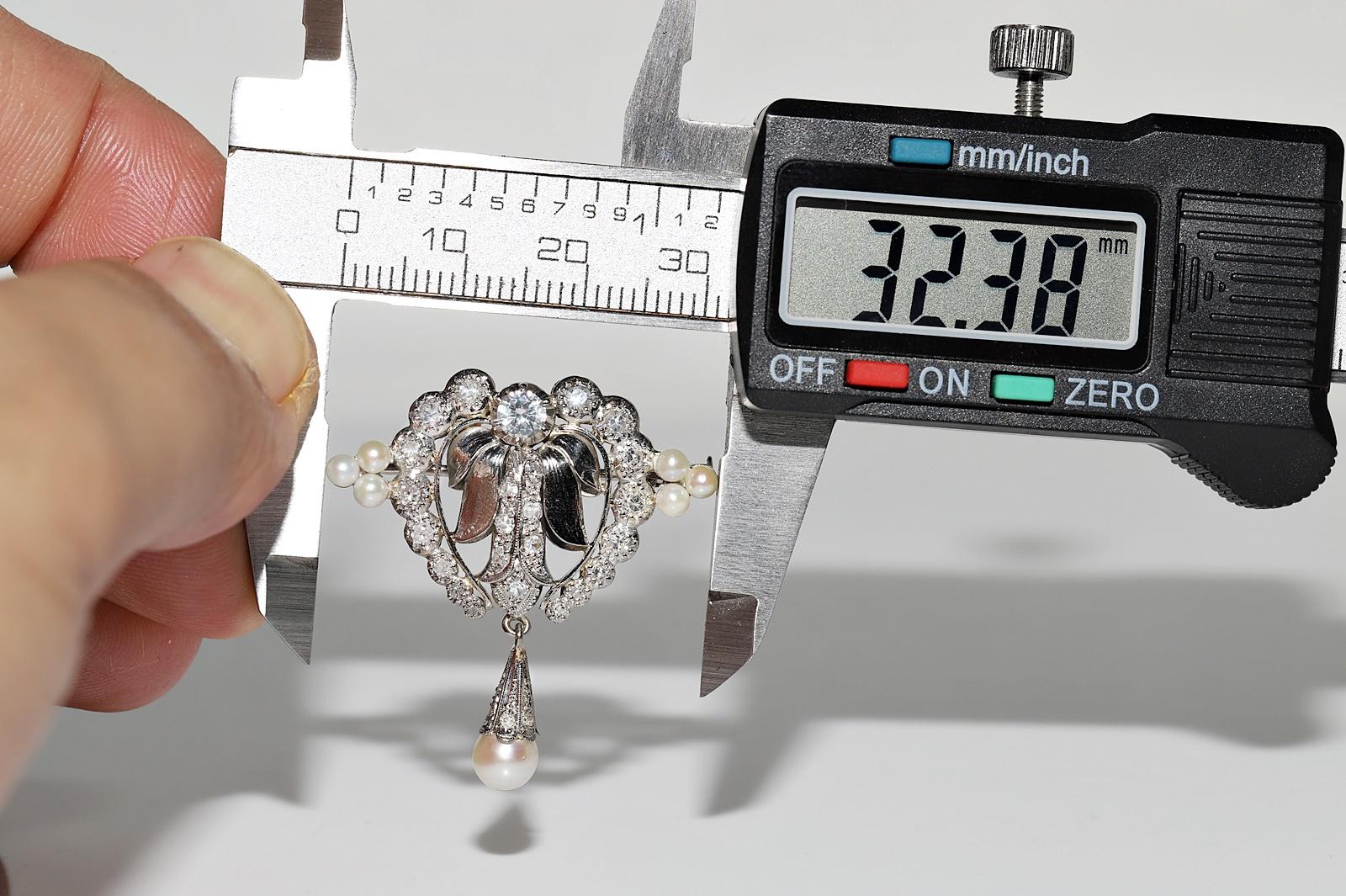 Antique Circa 1920s Platinum Art Deco Natural Diamond Decorated Brooch For Sale 8