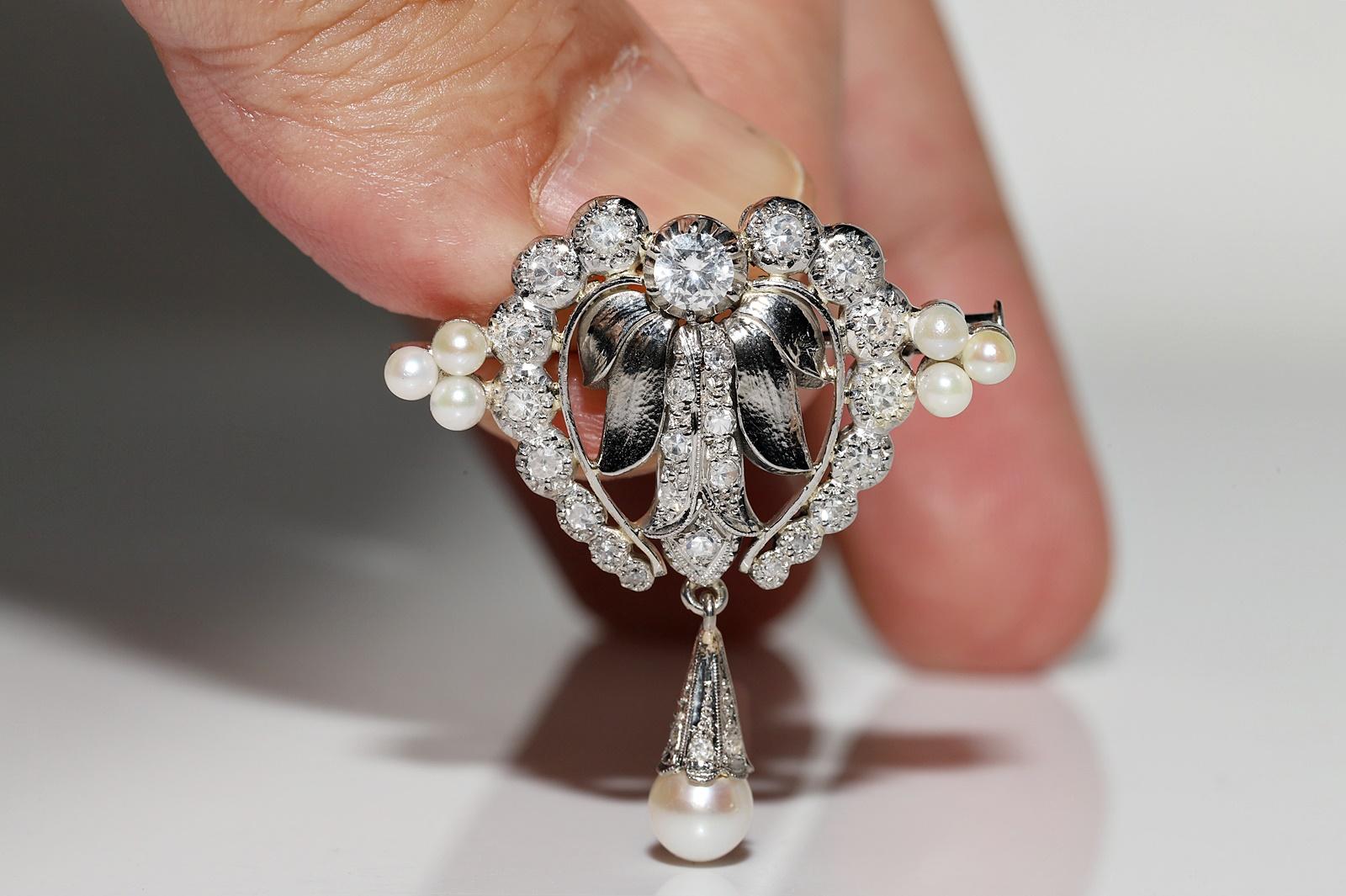Antique Circa 1920s Platinum Art Deco Natural Diamond Decorated Brooch For Sale 10