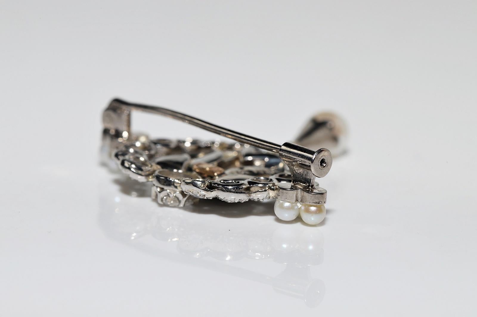 Antique Circa 1920s Platinum Art Deco Natural Diamond Decorated Brooch For Sale 2