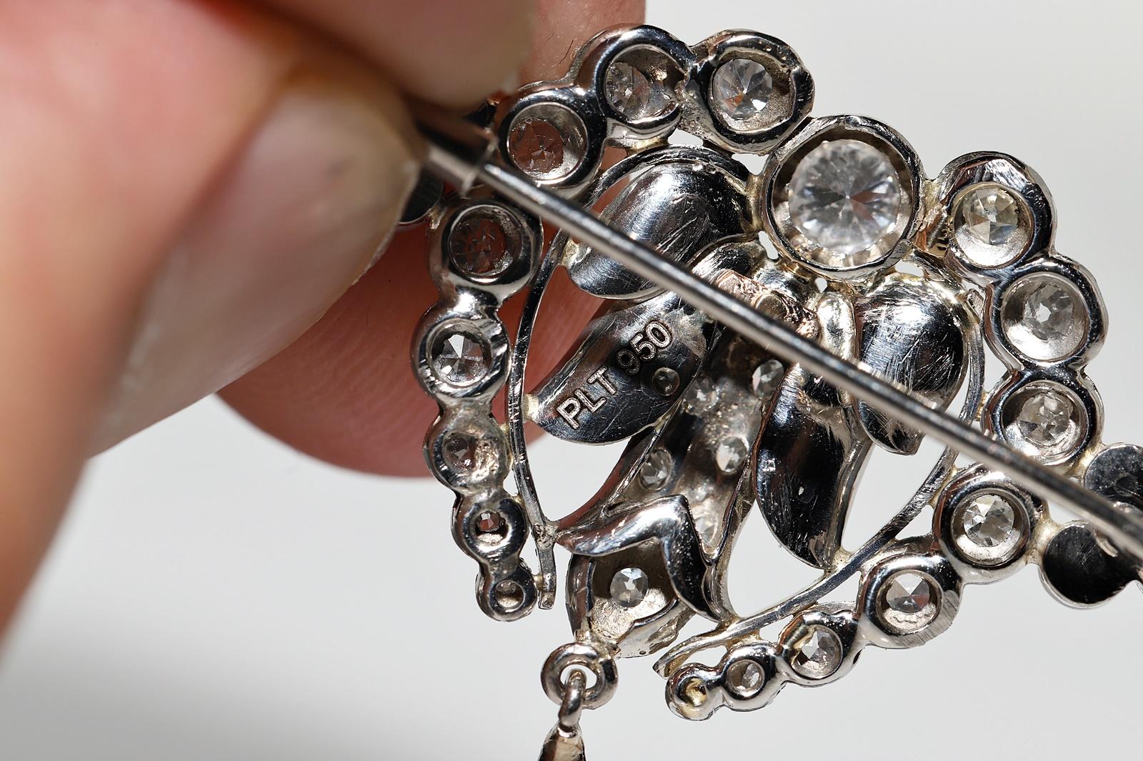 Antique Circa 1920s Platinum Art Deco Natural Diamond Decorated Brooch For Sale 4