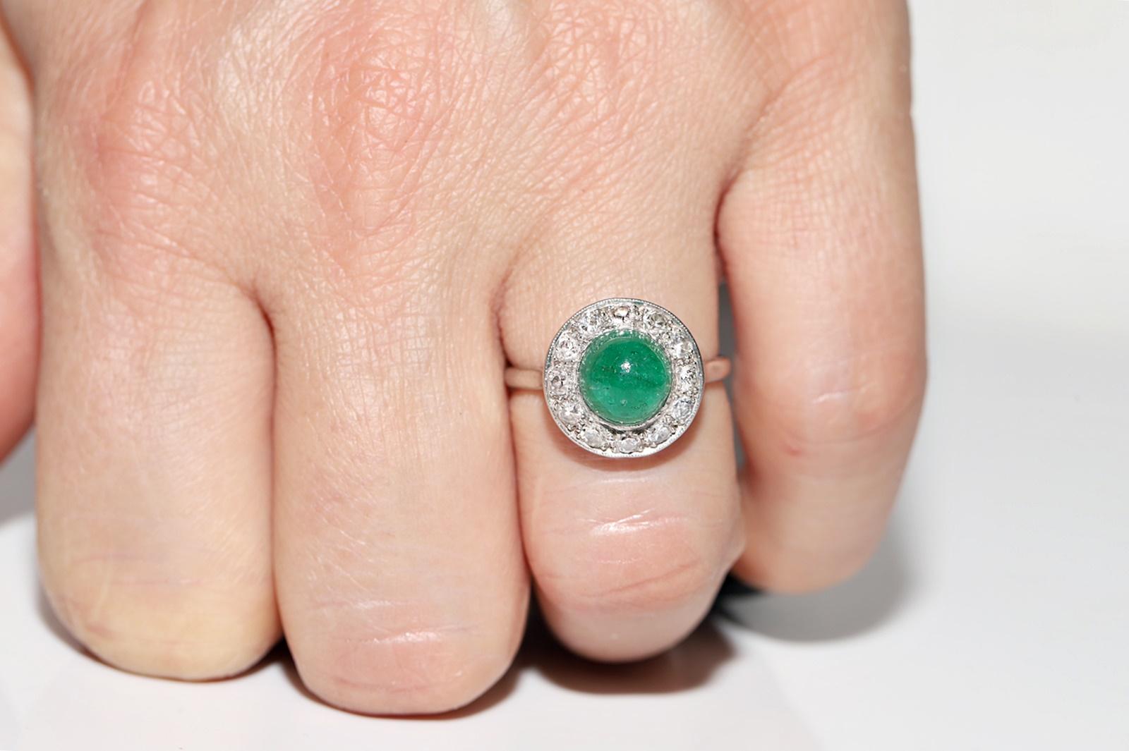 Antike CIRCA 1920s Platin natürlichen Diamanten und Cabochon Smaragd Ring  im Angebot 8