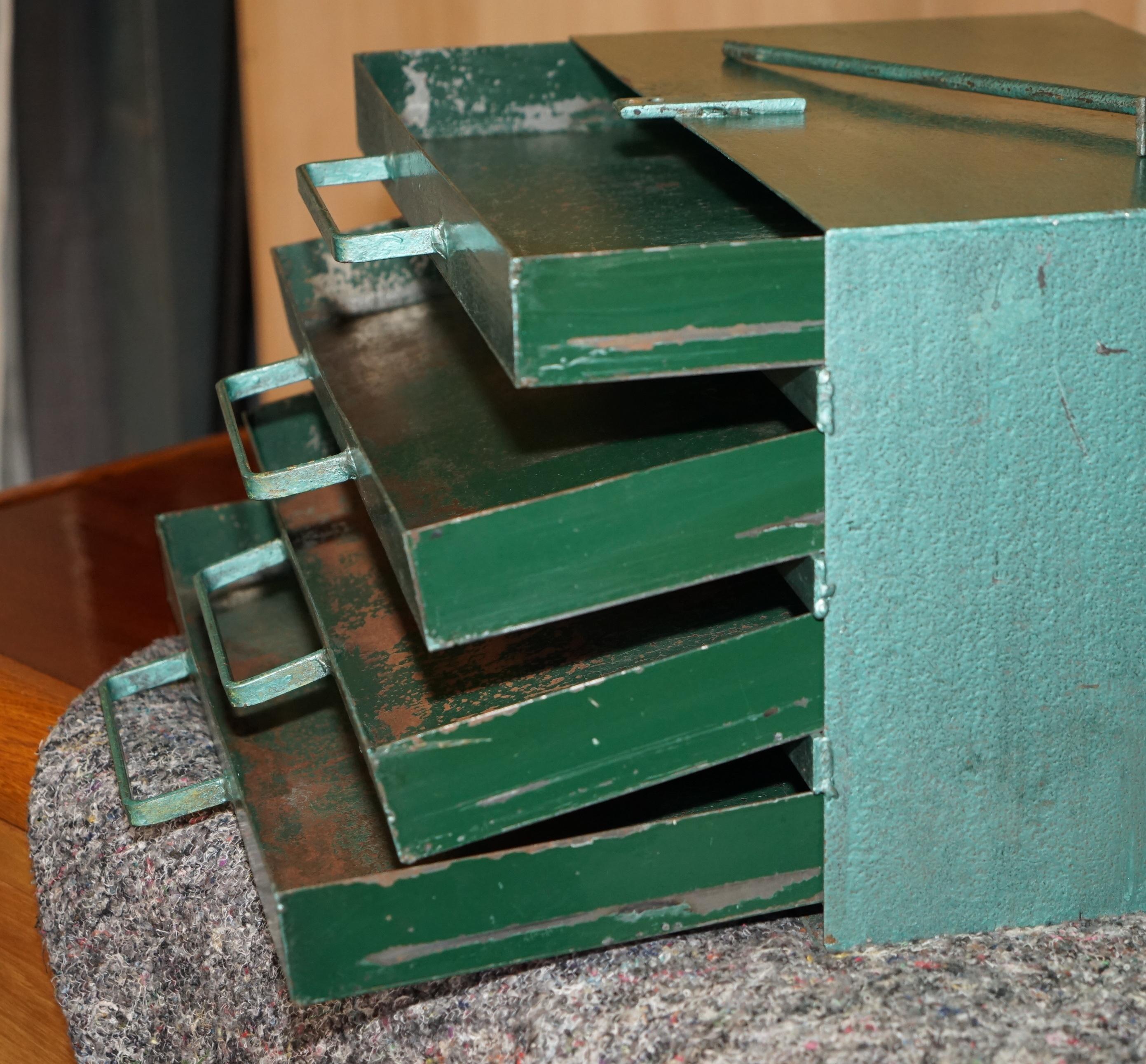 ANTIQUE CIRCA 1920's TEAL COLOURED LOCKABLE MACHINIST WORK TOOL BOX WITH LOCK For Sale 2