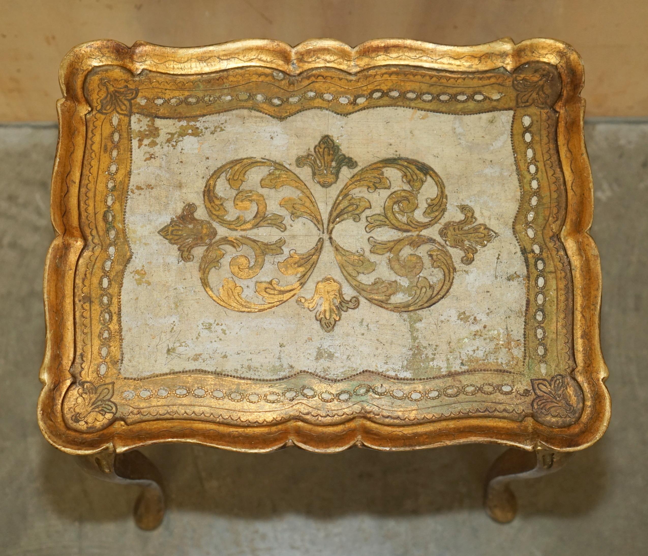 ANTIQUE CIRCA 1930 FLORENTINE VENETIAN HAND PAiNTED & GILT NEST OF THREE TABLES For Sale 9