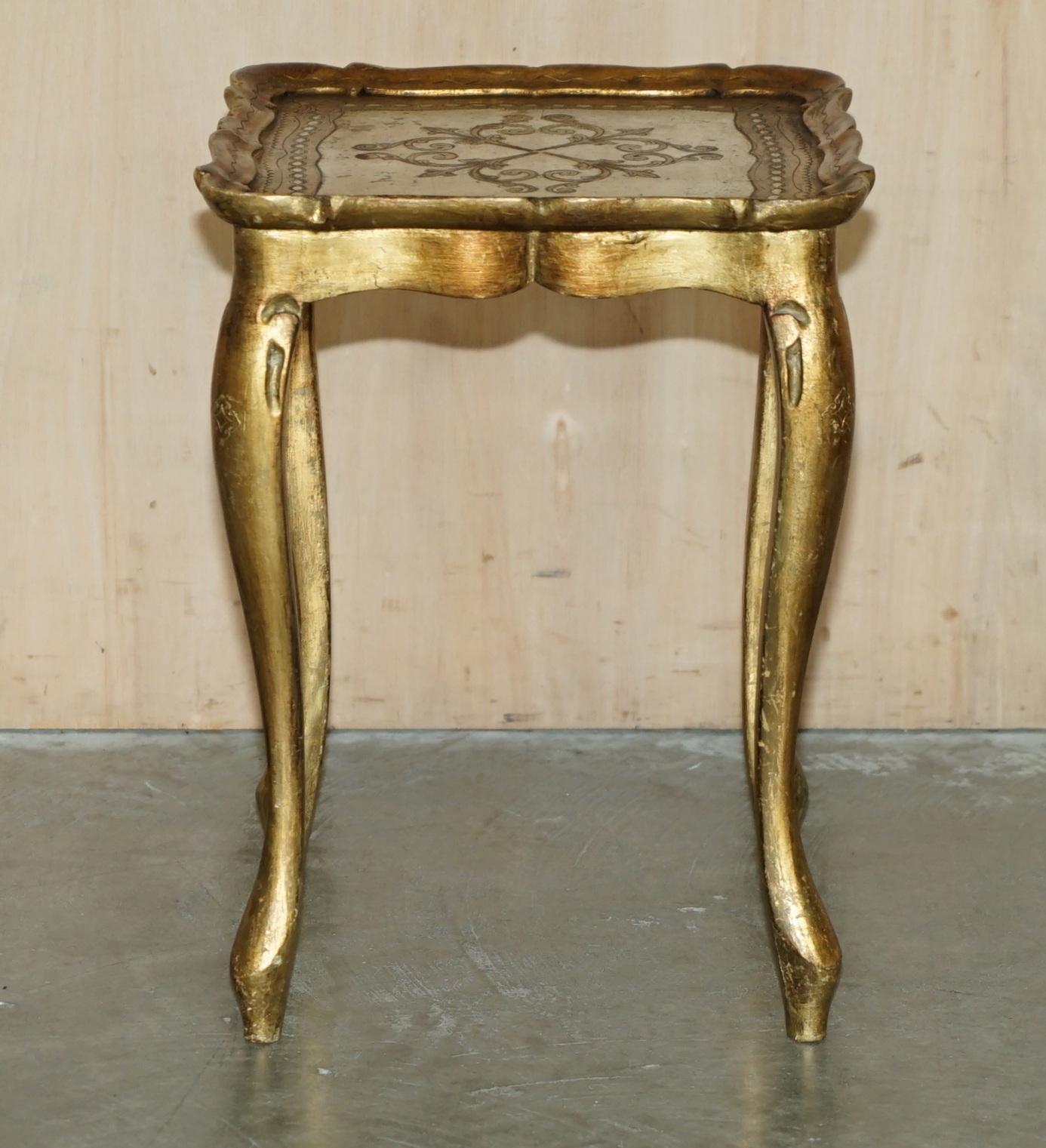 ANTIQUE CIRCA 1930 FLORENTINE VENETIAN HAND PAiNTED & GILT NEST OF THREE TABLES For Sale 12